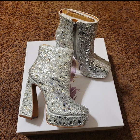 Jessica Simpson Dollyi Silver Blinged Out Rhinestone Platform Ankle Boots - Picture 11 of 12